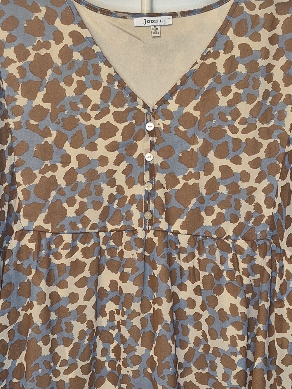 JODIFL Brown & Blue Leopard-Spot V-Neck Blouse With Sheer Quater Sleeves Sz Med - Picture 2 of 8